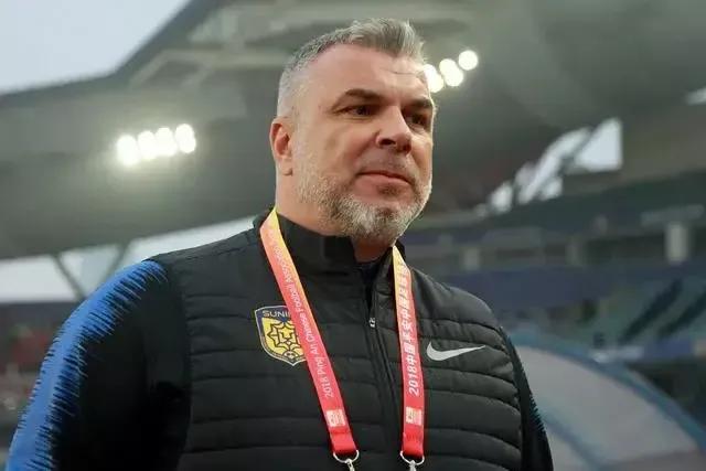 中国足球为何不打传控,选帅国足