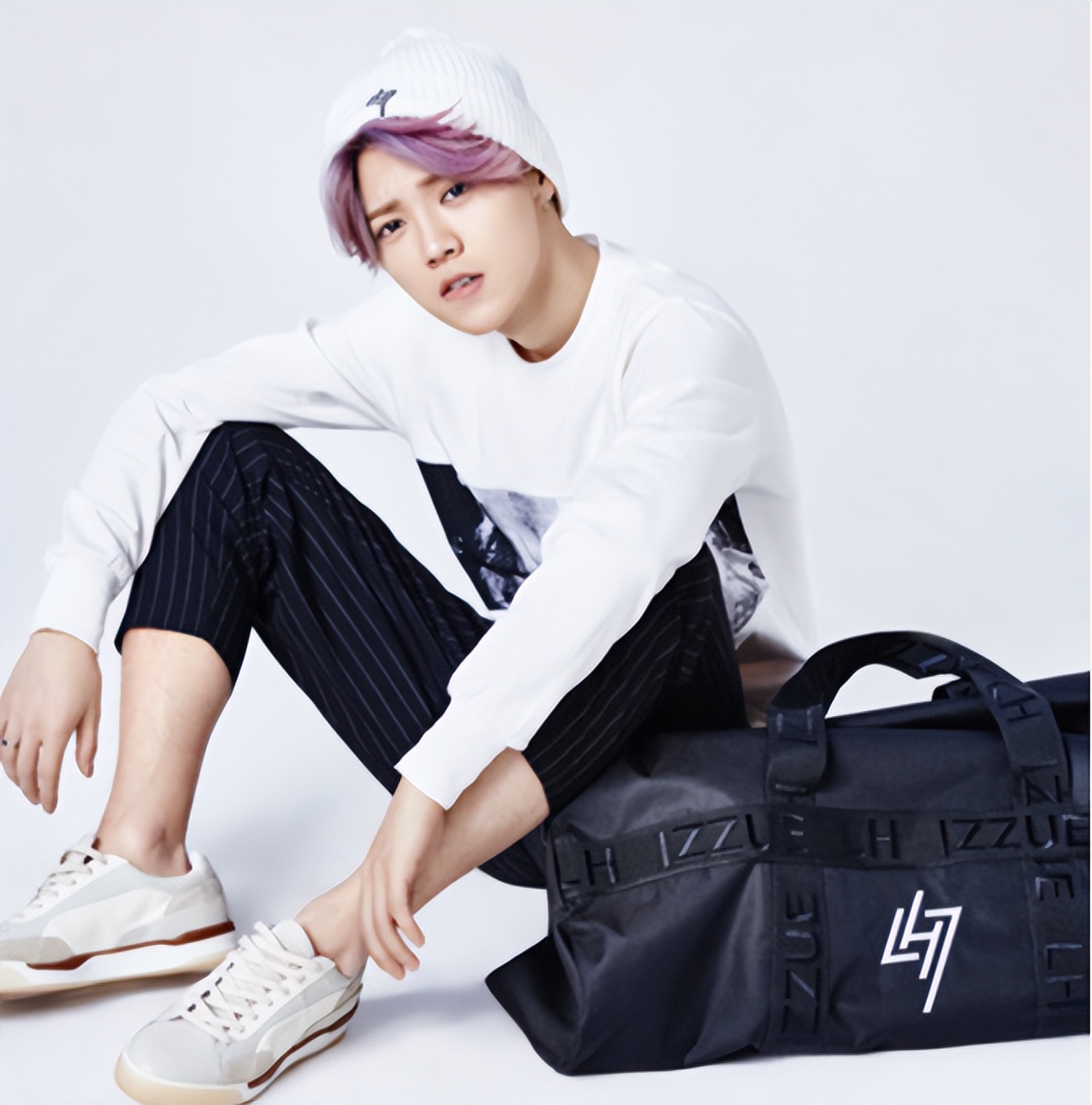 鹿晗潮牌服饰遭吐槽原视频,鹿晗卖货爆火