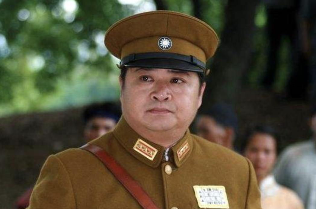 他是抗日英雄，一生娶了40多个老婆，83岁去世，至今却还未下葬