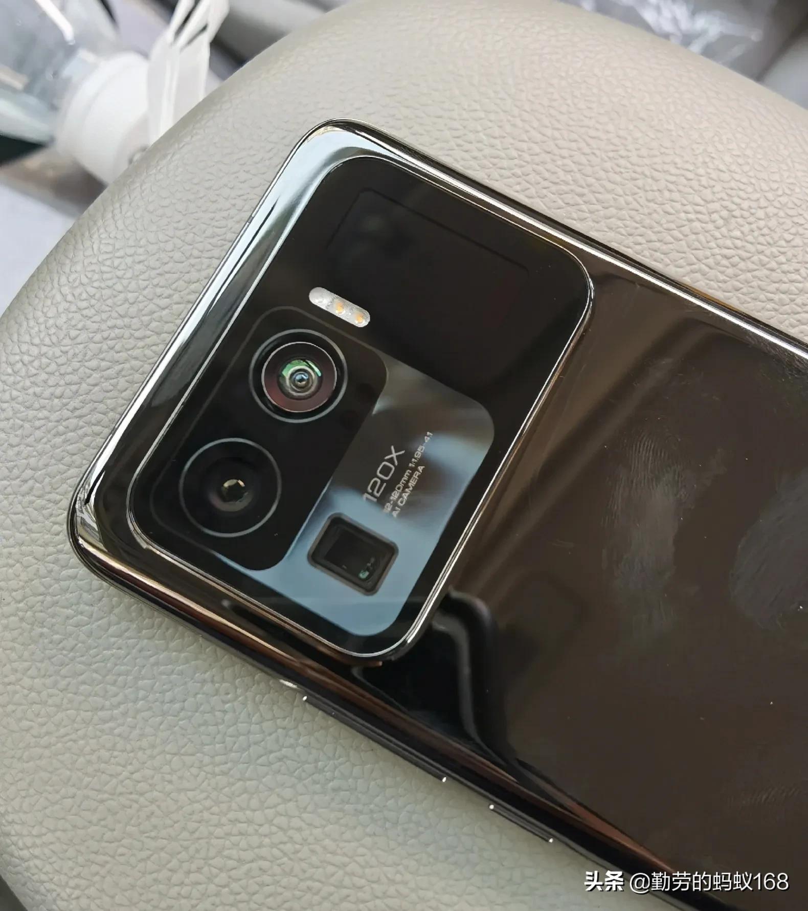 小米11ultra3999值得买吗,小米11ultra和荣耀magic4