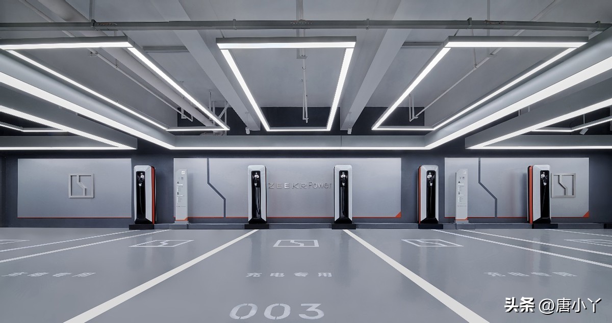 极氪爱琴海购物中心门店,极氪001上海爱琴海展厅