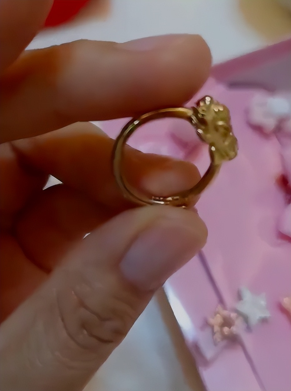 9岁男孩花1元买回金戒指后续,9岁男孩花1元买金戒指