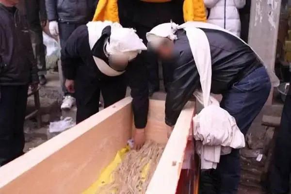 民间习俗入殓,我国南方入殓习俗