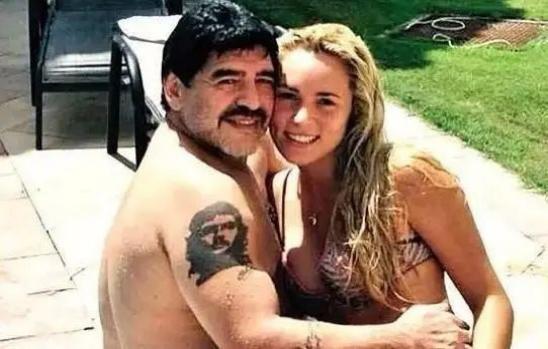 球王马拉多纳历任女友,球王马拉多纳的一生