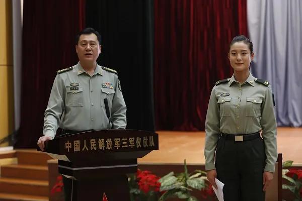 30年军龄正团转业还是退休,22年军龄正营转业拿多少钱