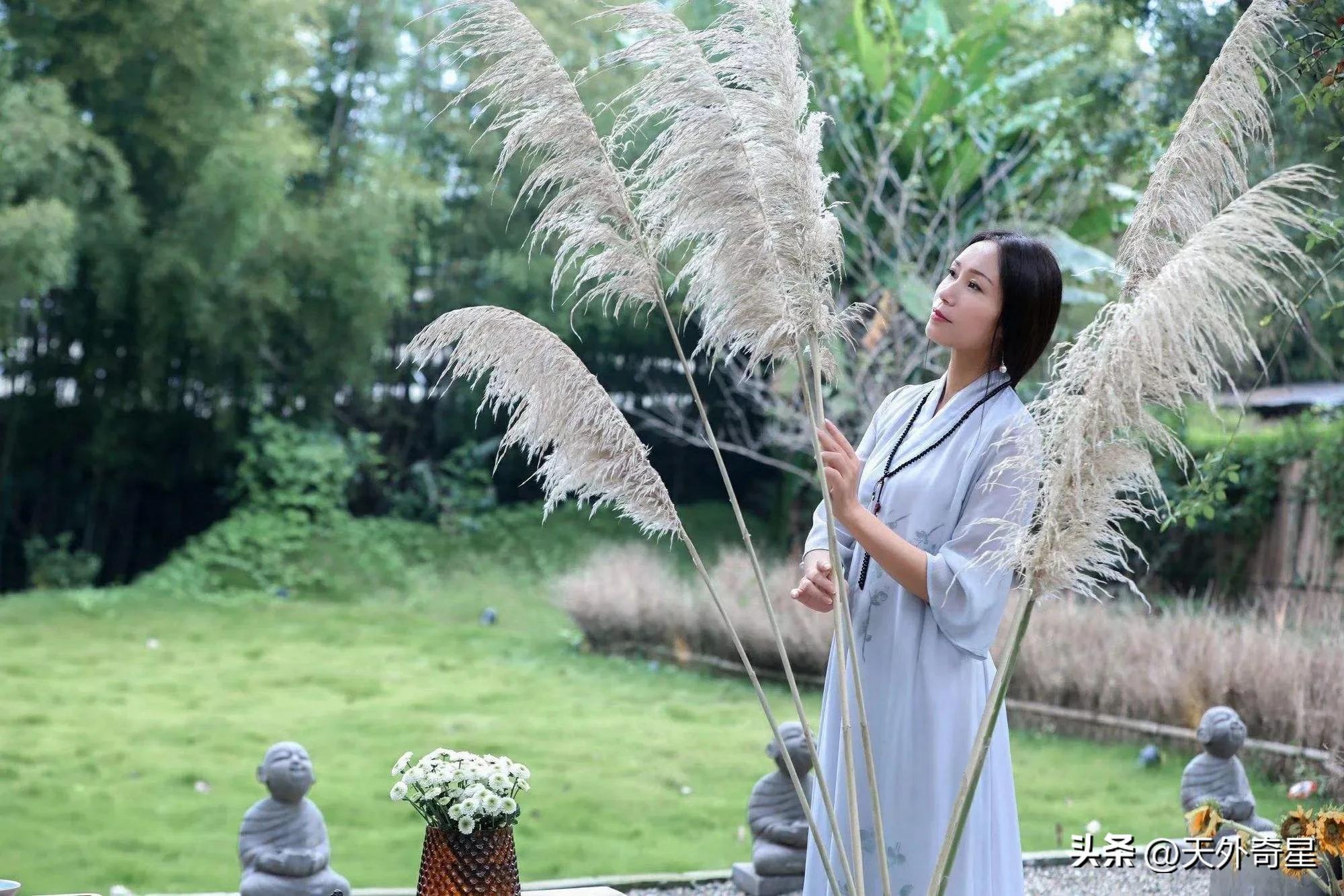 一个人即使觉醒也很容易重新麻木,一个人觉醒就是认清自己