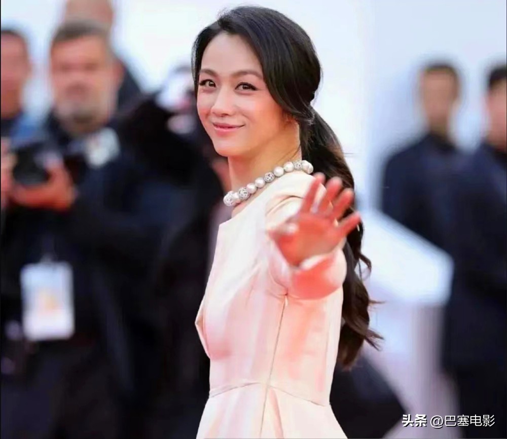 3万元就能走戛纳红毯，可对比巨星们的“顶级排面”，高下立判