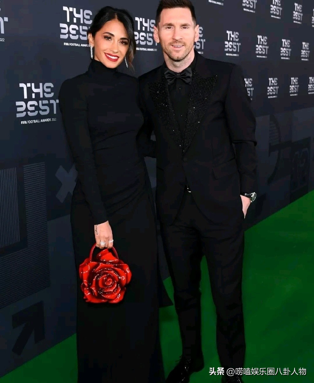 梅西和老婆同框大秀,梅西老婆手拿战靴