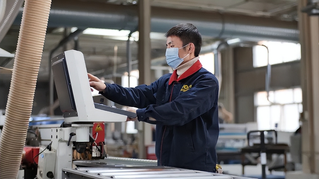 左岸风情董事长刘忠：“双擎”智能制造、品牌全面发力，稳赢终端