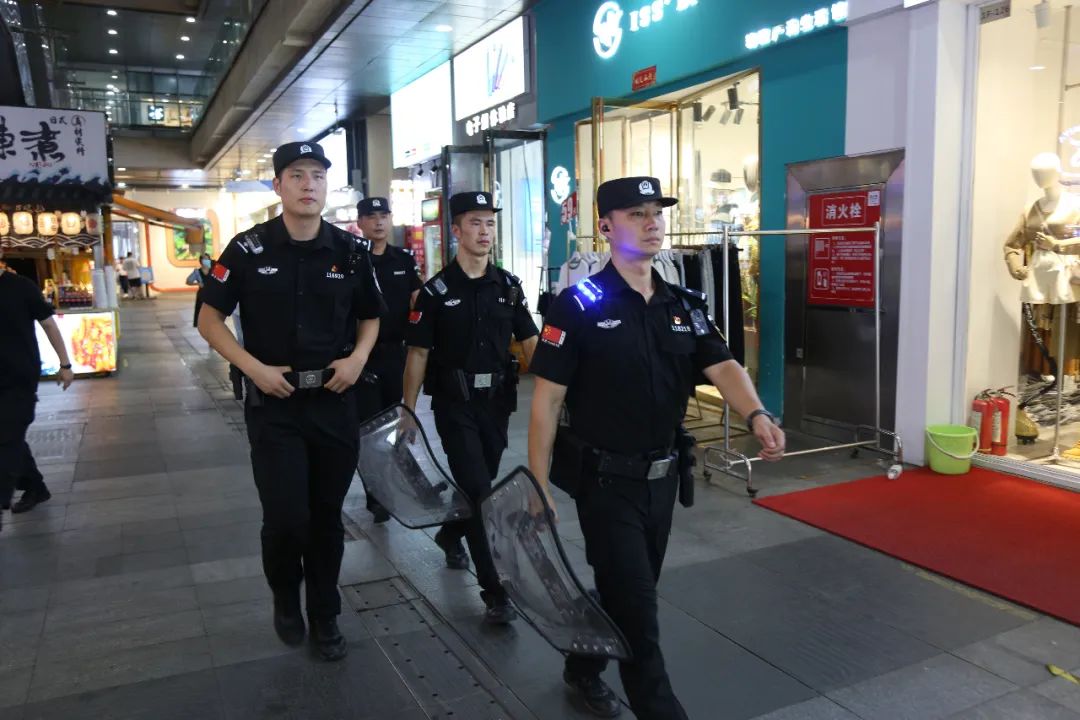 夏季治安打击整治“百日行动”丨尽锐出战！河南洛阳公安全力开展夏夜治安巡查宣防第二次集中统一行动