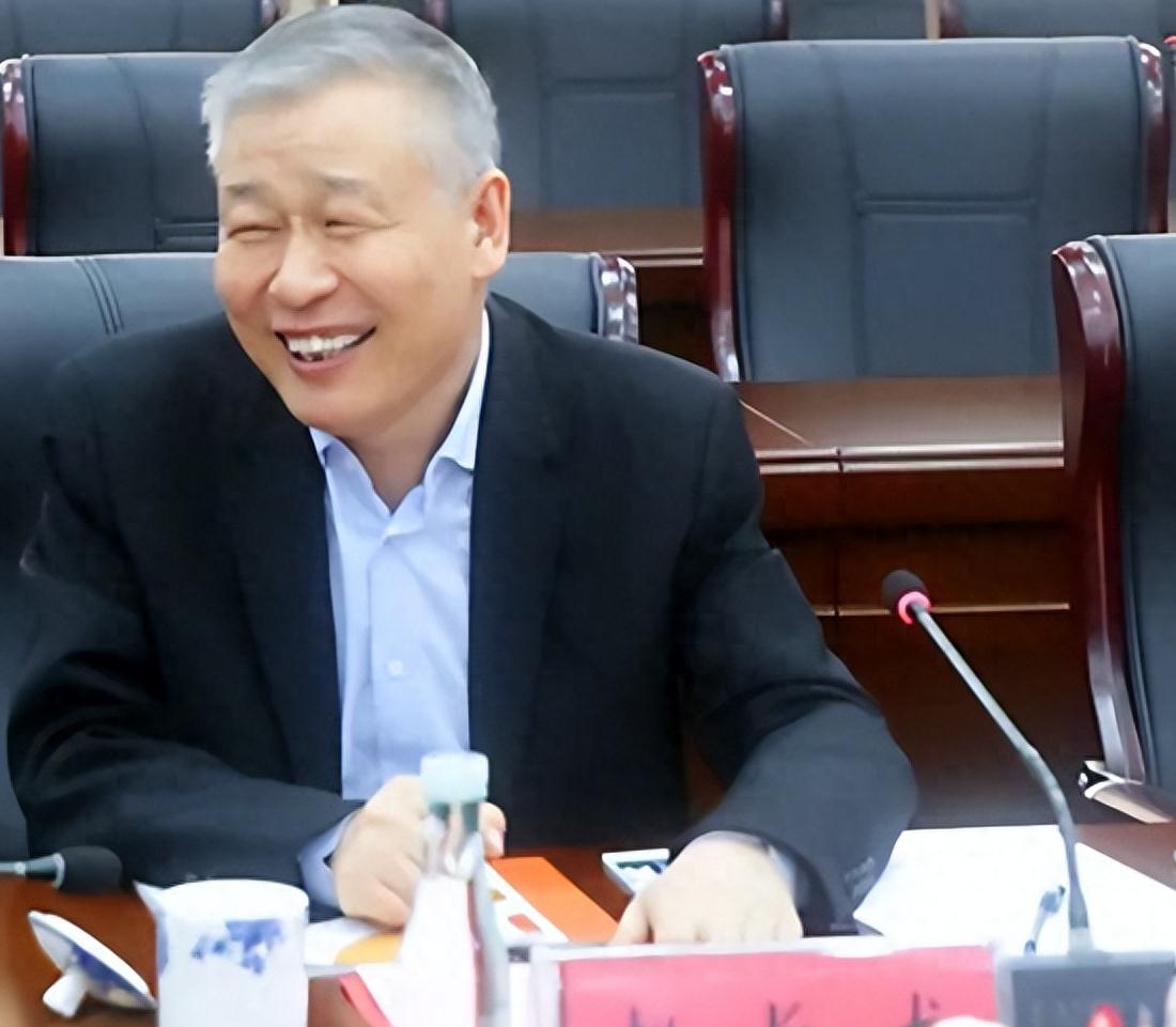 恒大白珊珊与许家印图片,恒大白珊珊与许家印