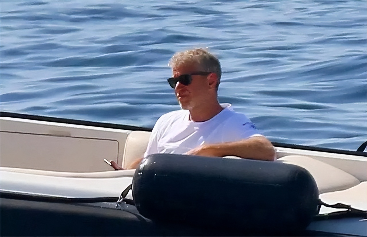 俄罗斯富商阿布出售切尔西,切尔西被老板阿布出售