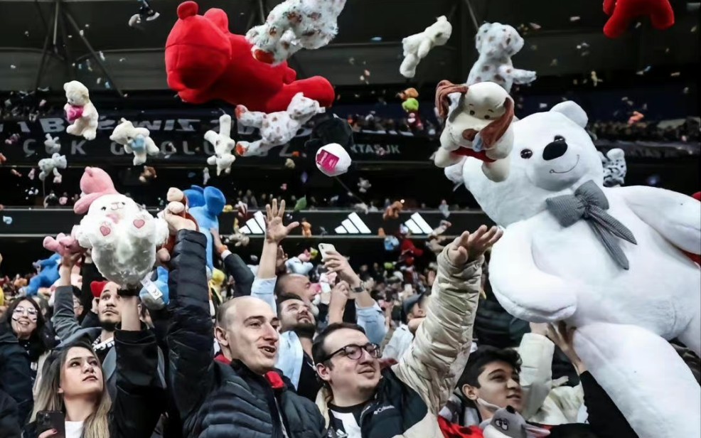 贝西克塔斯足球俱乐部抽陀螺,足球精神力量