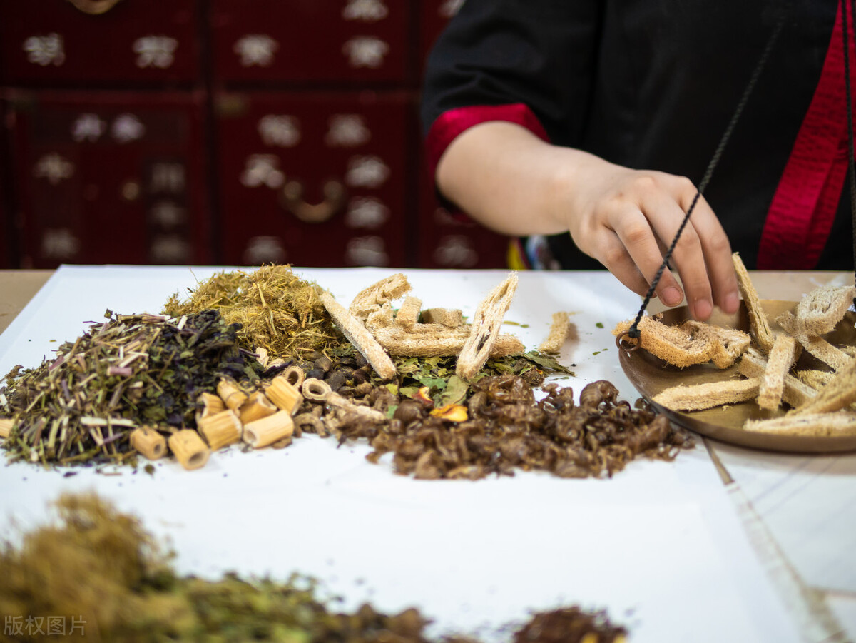 支气管扩张有绿痰吃中药有效吗,支气管扩张喝中药能彻底治愈吗