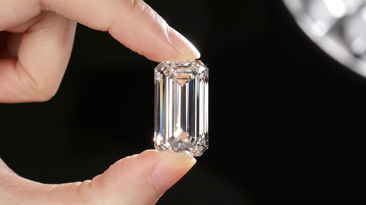 GIA检测迄今最大的一颗抛光实验室合成钻石，重34.59ct