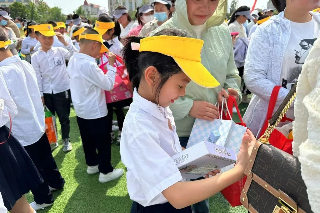 江苏省盐城市亭湖区新洋实验小学,盐城市新洋实验小学三年级