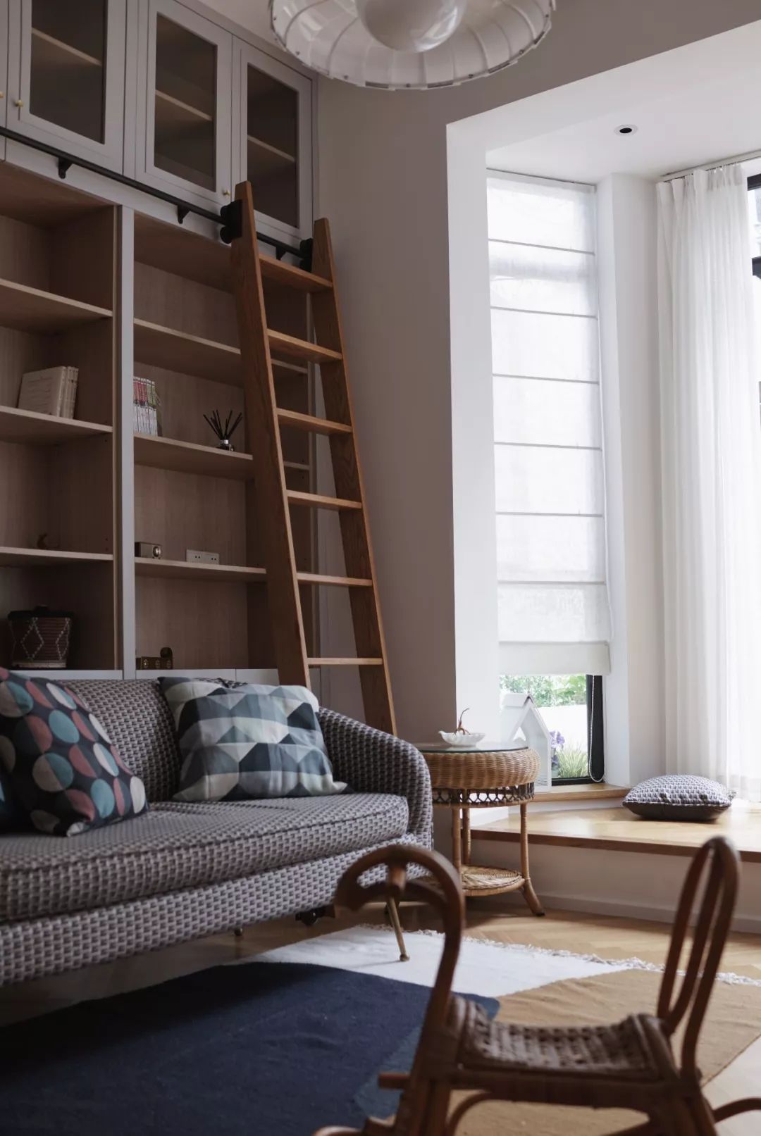 她买下32㎡老旧学区房，为女儿打造小桃园，还有20㎡超舒适大庭院