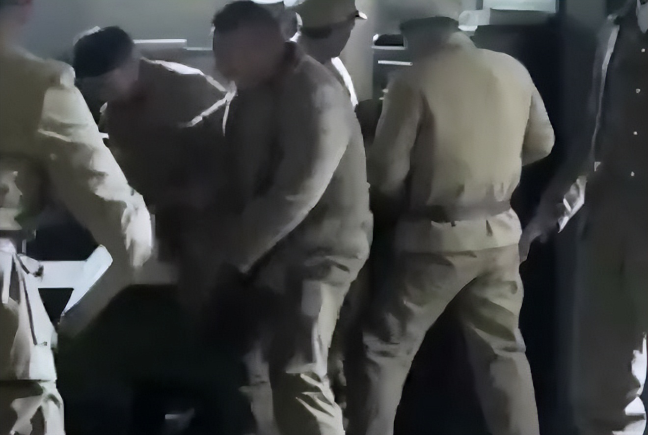 67岁老汉冒充少将被骗10万,六旬老人冒充军人被骗