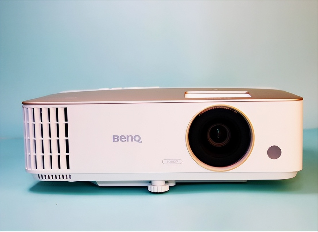 爆款投影仪排名前三,投影仪销量排行榜618