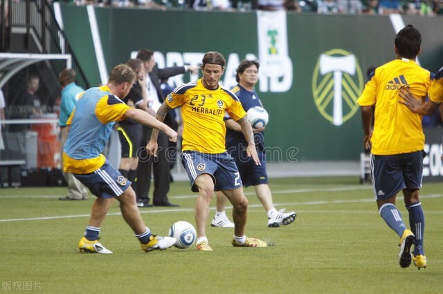 梅西争夺战以拼西西模式落幕！五大联赛一片寂静，涉嫌关联交易！