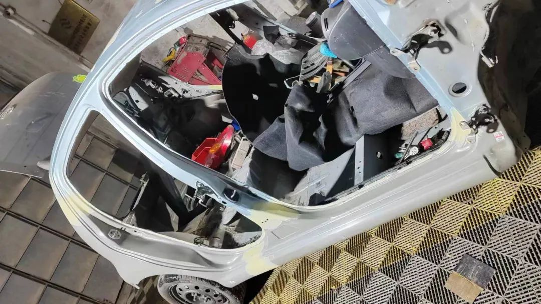 2010款比亚迪f0翻新案例,比亚迪f0全车翻新喷漆多少钱