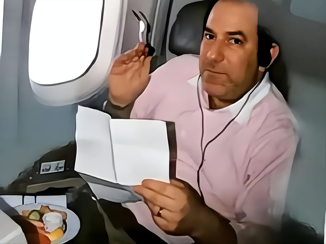 小伙花25万买一张无限制机票,男子花25万买一张无限次机票