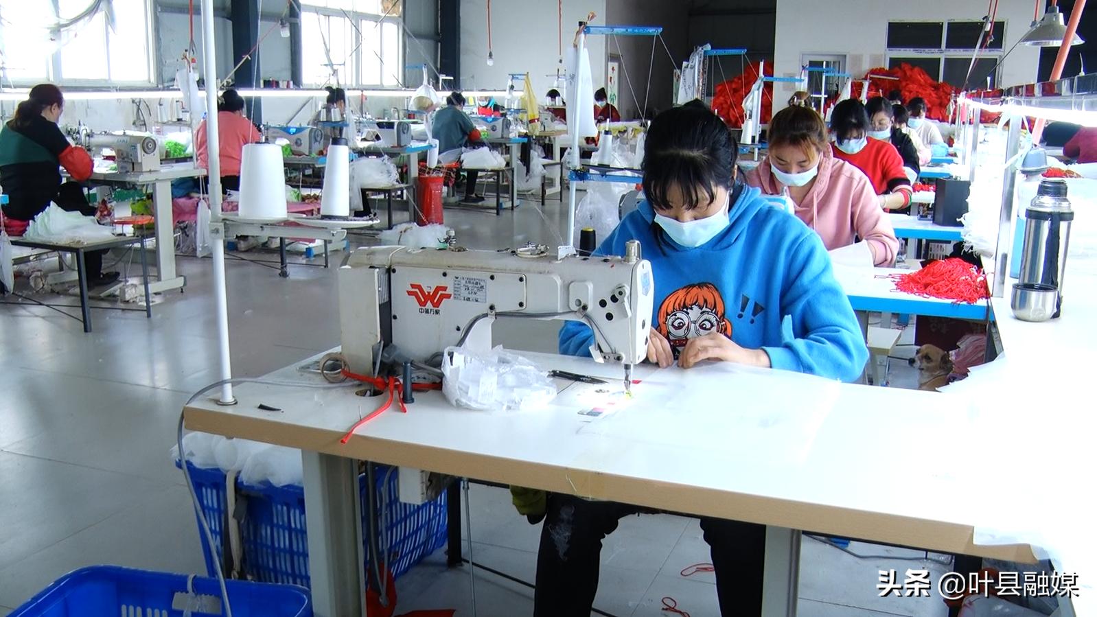 河南叶县：年产值超30万！辛店镇箱包厂致富乡邻