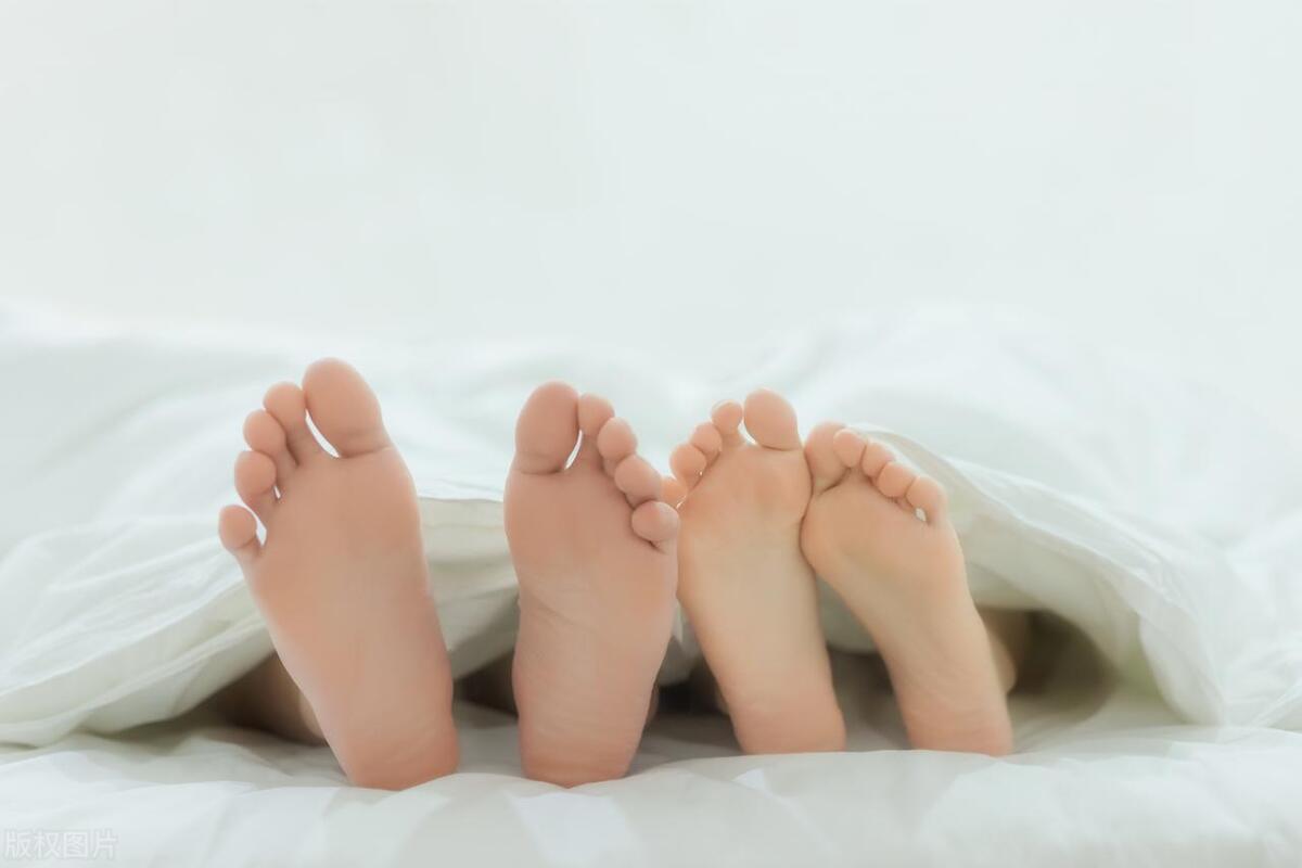 只是蹭蹭，为什么还会怀孕？边缘*行为性**，害惨了太多女孩