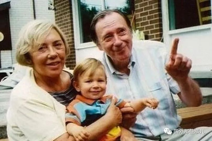 80年代国外中彩票的事件,外国中彩票后的真实故事