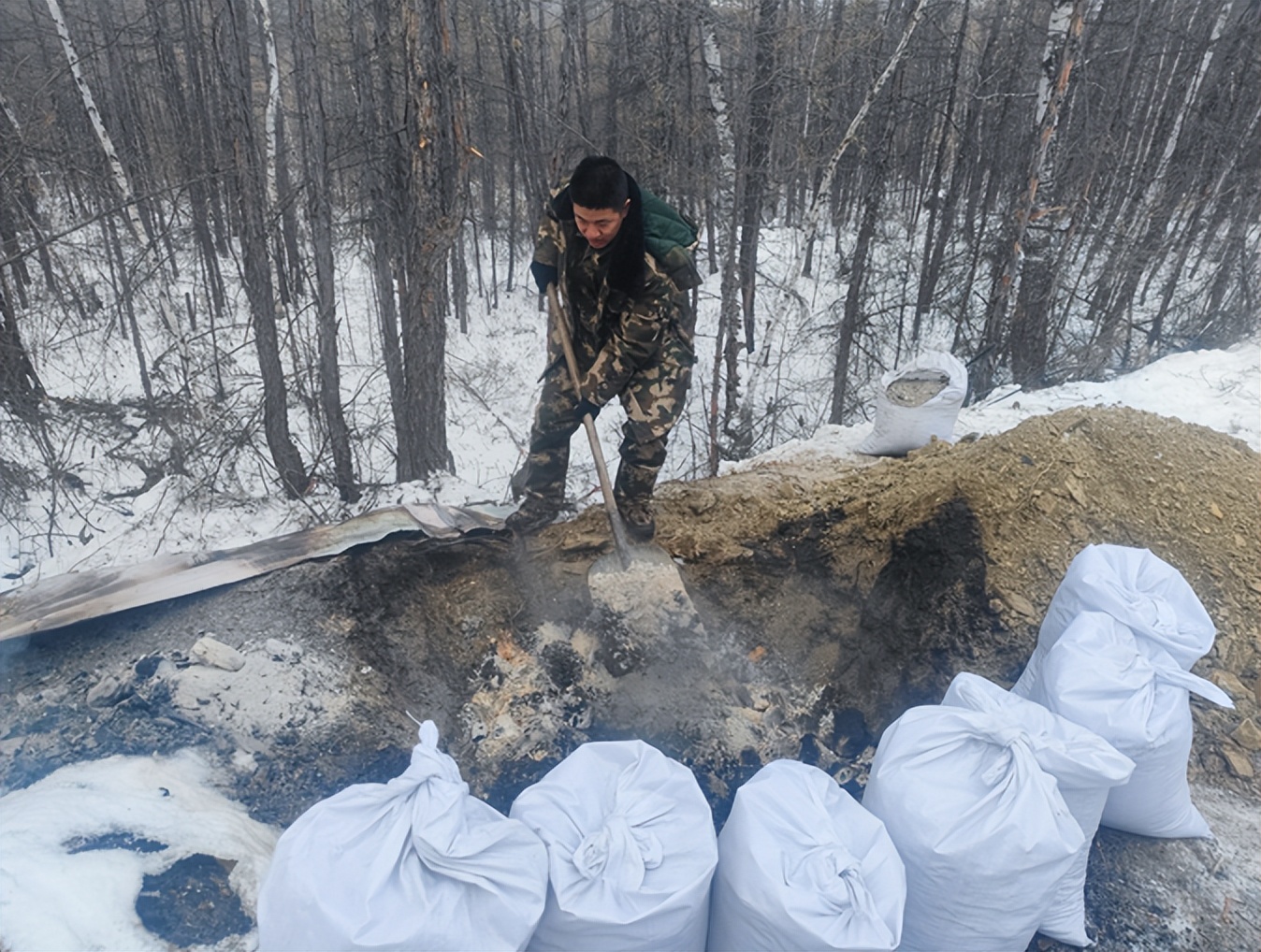额尔古纳奇人之高擎青春火炬的柴瑞峰