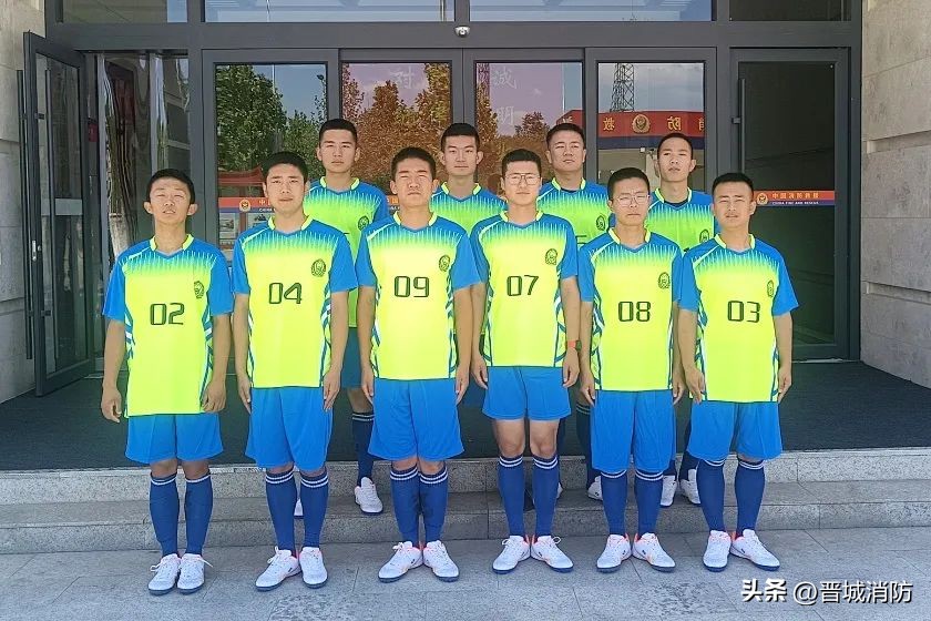 绿茵场上展风采,绿茵场上