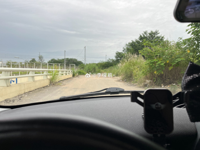 中国人都是英文名终结者吧！小侄子叫Leo，家里人都叫他六儿？