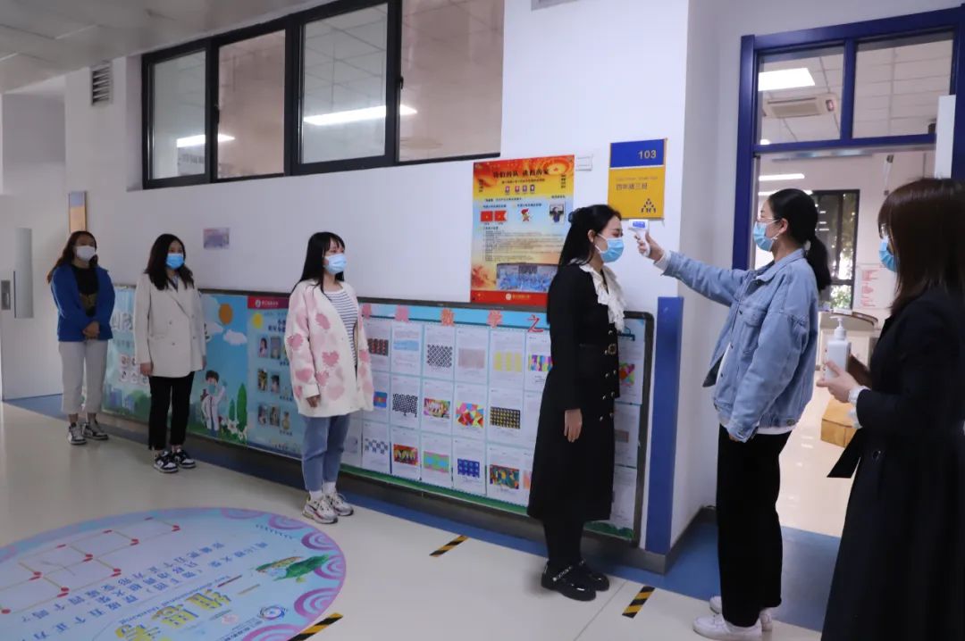 学校新冠肺炎疫情防控工作简报,小学开展新冠肺炎疫情教育