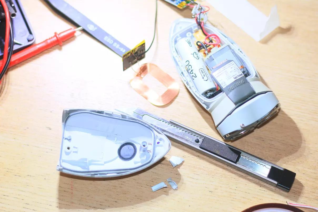 飞利浦剃须刀6070充电,飞利浦剃须刀6070使用说明