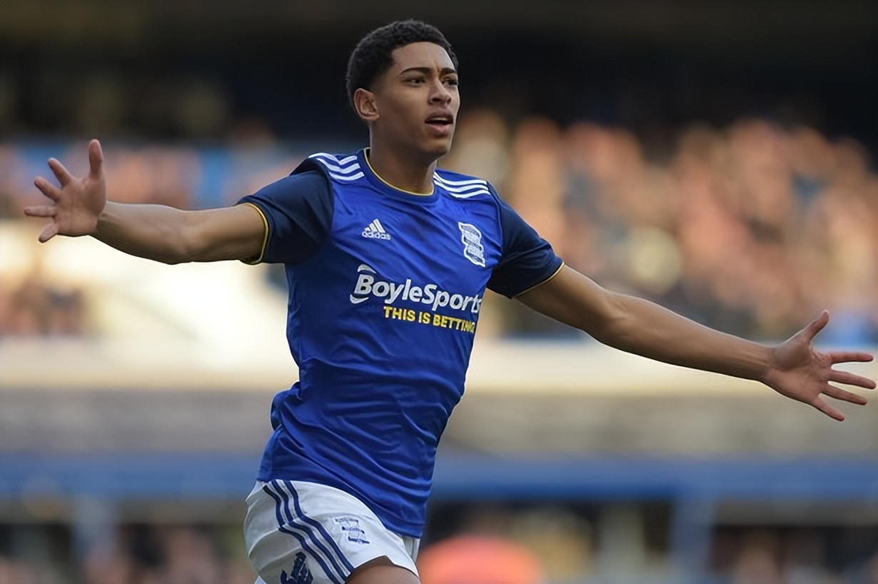 cba球衣退役的球员,退役三件球衣的球员