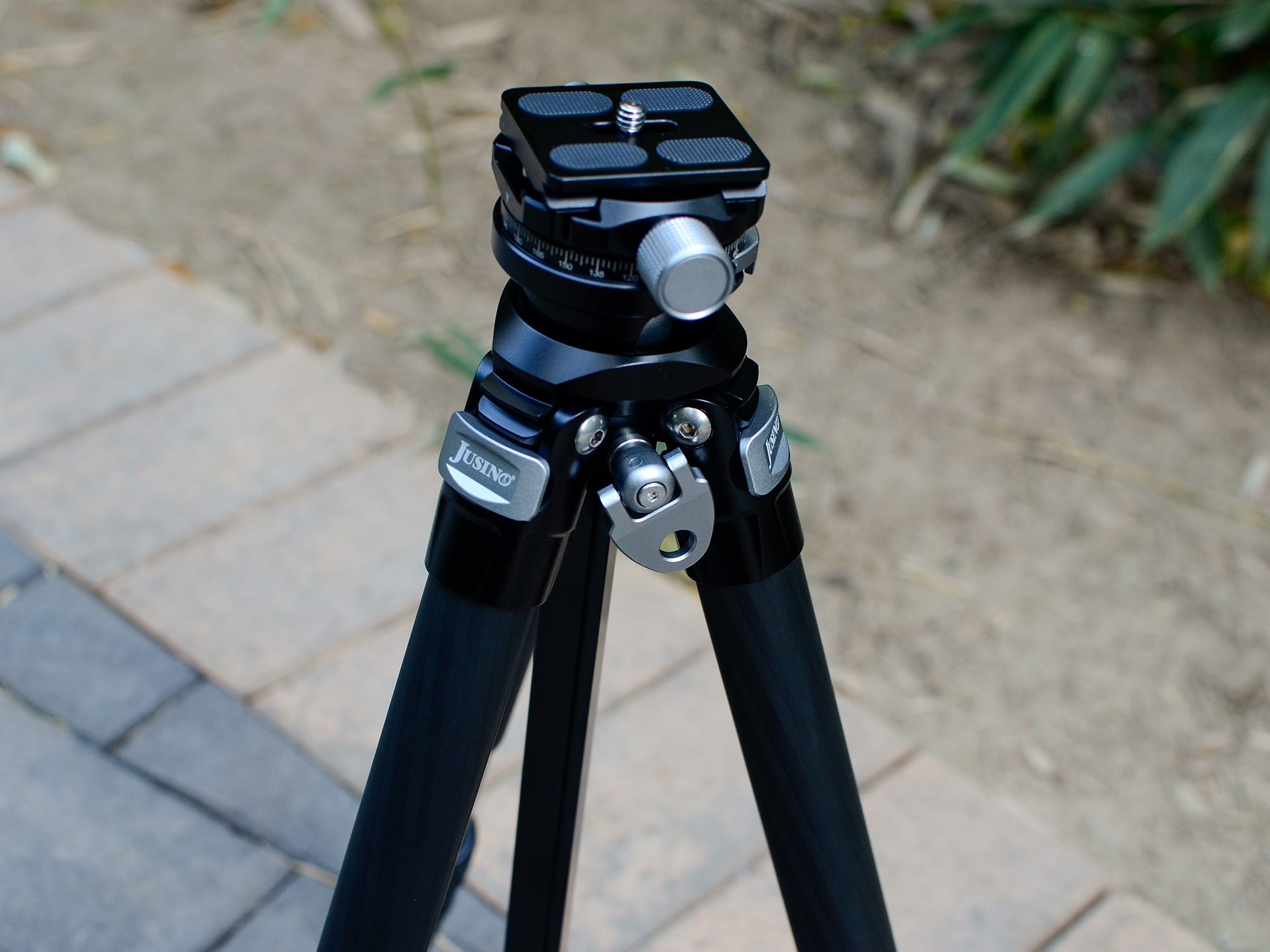 佳鑫悦碳纤维轻便旅行三脚架,佳鑫悦三脚架评测