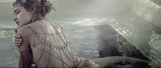 身价200亿LV太子妃找回失散多年的亲妹！网友傻眼：还缺妹妹吗？