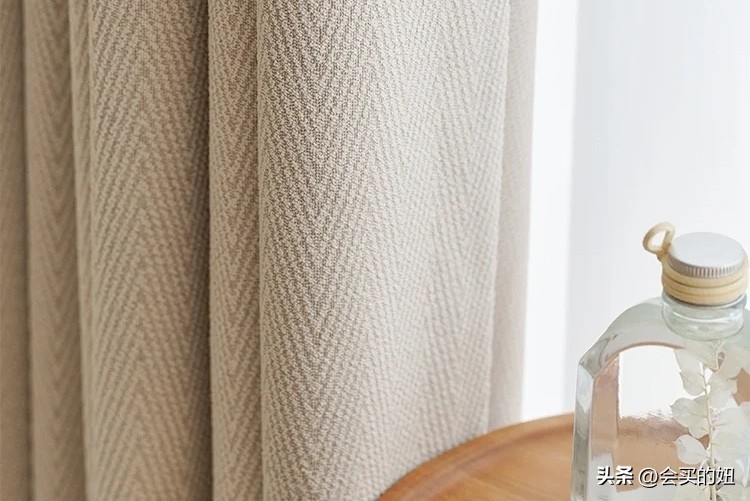 在网上买窗帘怎么选既好看又便宜,窗帘怎么挑选才不会被坑