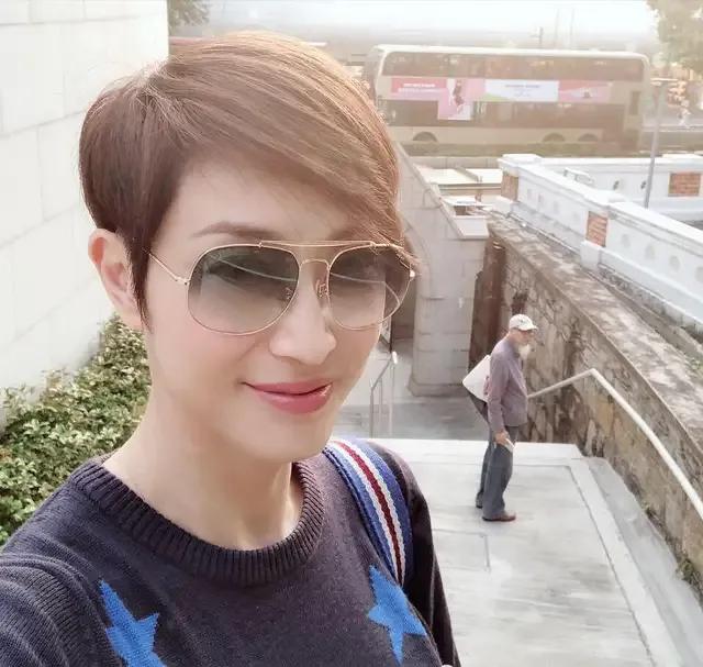 40岁左右的女港星现状,盘点40岁没结婚的港星