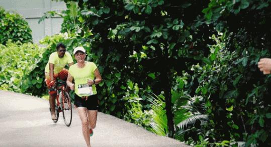 跑步怎样调整呼吸大脑不缺氧,跑步的呼吸正确方法与技巧