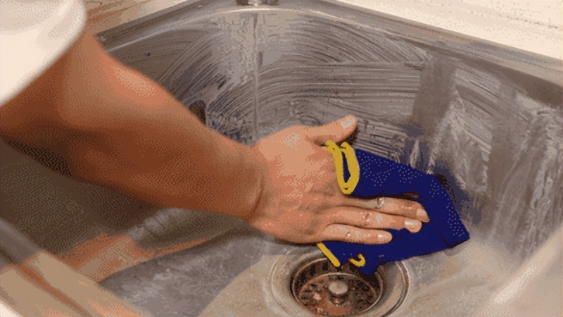 不锈钢锅怎么用才不发黄发黑,用什么擦不锈钢锅不会黑