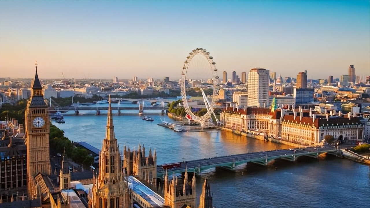 了解中西方的文化差异英文作文,中英风俗文化差异