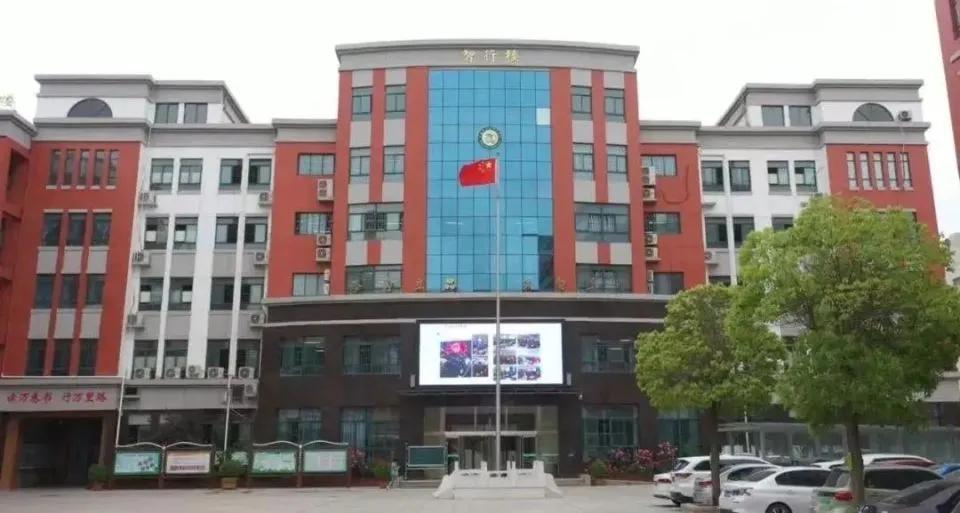 郑州八中现状,郑州七中和郑州八中哪个更好