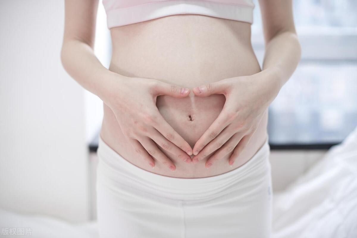 女生大腿外侧出现小条纹,太胖了身上长条纹是怎么回事