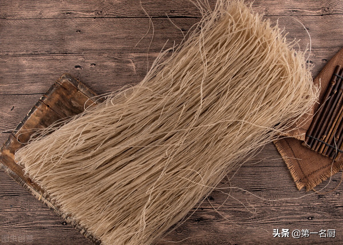 市场卖的红薯粉条真假怎样鉴别,怎样鉴别红薯粉条的真假