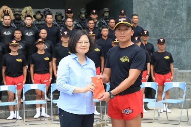 偷渡台湾被遣返回来拘留多少天,冒死逃亡却被拒入境