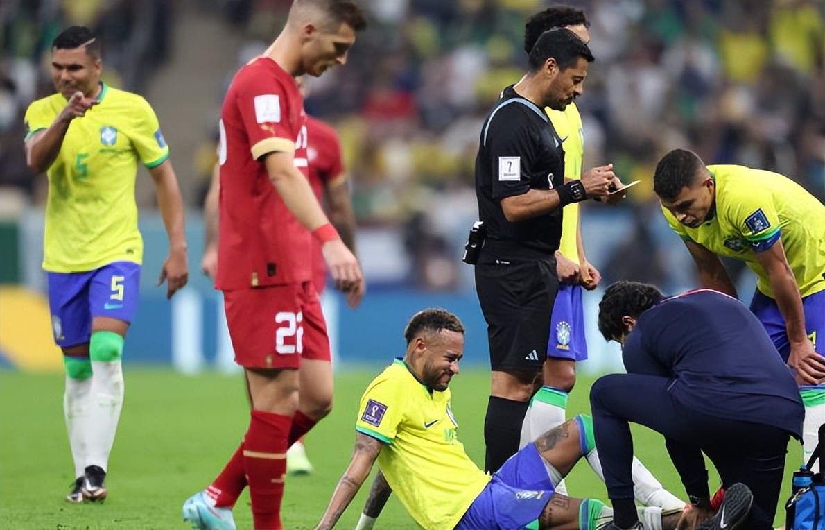 内马尔脚踝伤后续,内马尔脚踝九十度扭伤如何康复