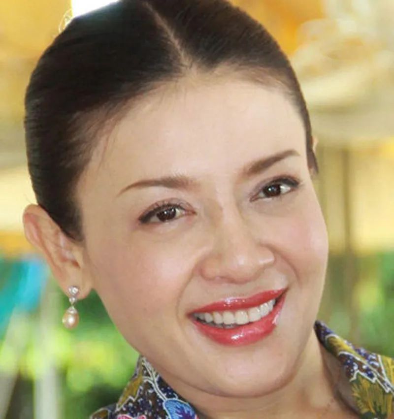 泰王子苏提达近况,泰王晒苏提达笑脸照