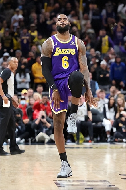 詹姆斯生涯全记录,詹姆斯生涯成就一览