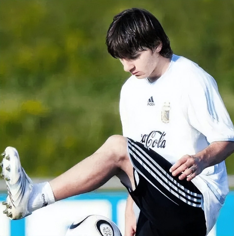 梅西是侏儒症患者吗,梅西身高侏儒症